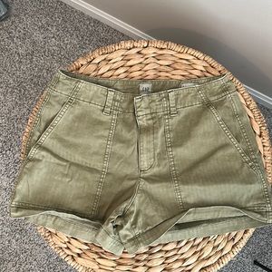 Gap 3” Shorts